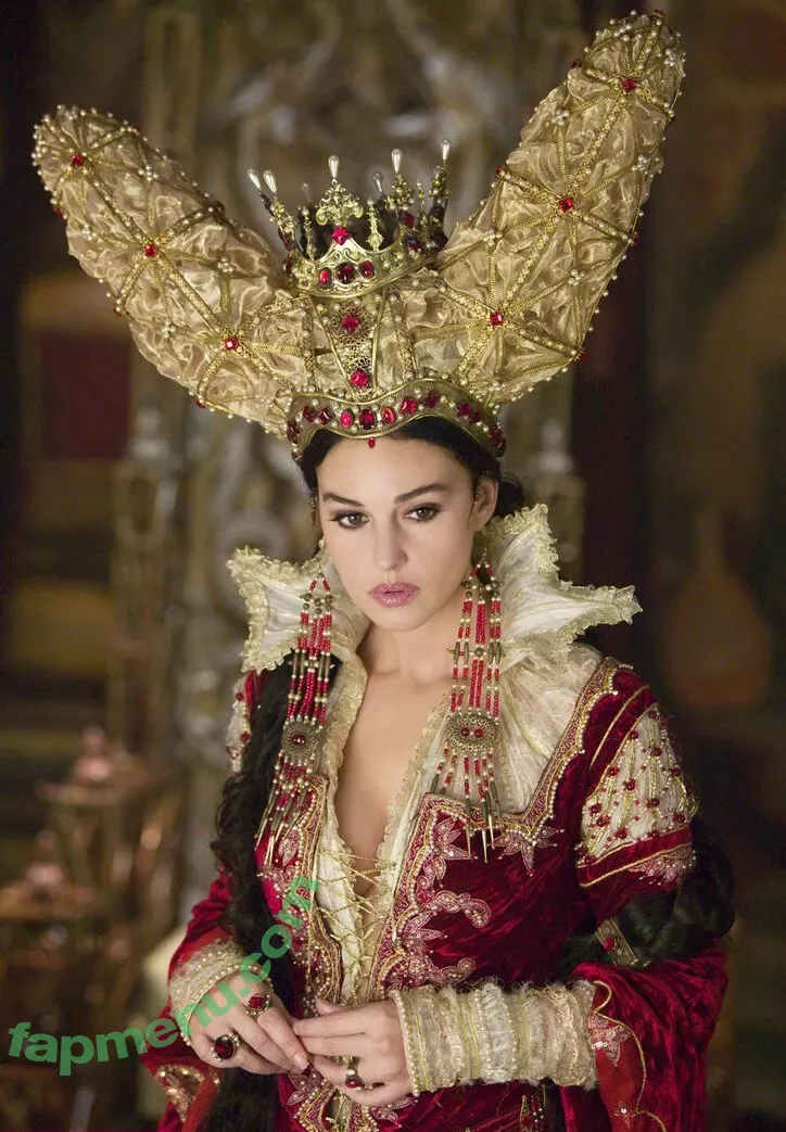 Monica Bellucci nude photo #0806 (aMonicaBellucci / bellucciginebra / monicabellucciofficiel)