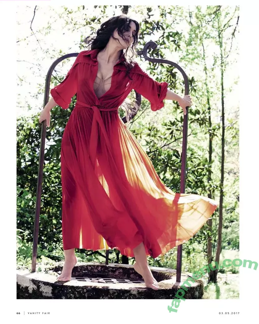 Monica Bellucci nude photo #0825 (aMonicaBellucci / bellucciginebra / monicabellucciofficiel)