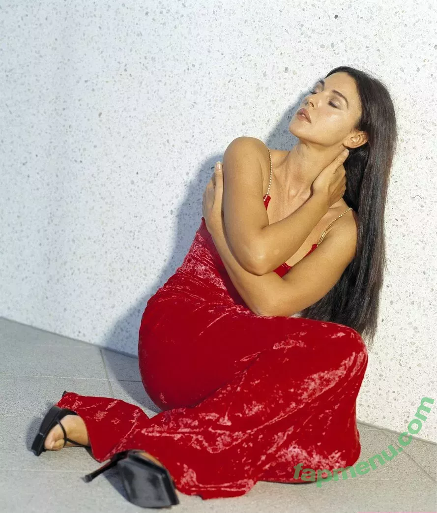 Monica Bellucci nude photo #0864 (aMonicaBellucci / bellucciginebra / monicabellucciofficiel)