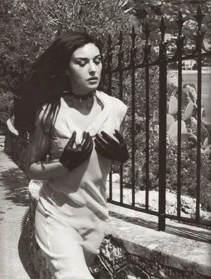 Monica Bellucci / aMonicaBellucci / bellucciginebra / monicabellucciofficiel nude photo #1057