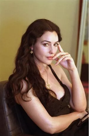 Monica Bellucci / aMonicaBellucci / bellucciginebra / monicabellucciofficiel nude photo #1523