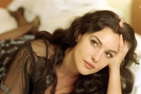 Monica Bellucci / aMonicaBellucci / bellucciginebra / monicabellucciofficiel nude photo #1530