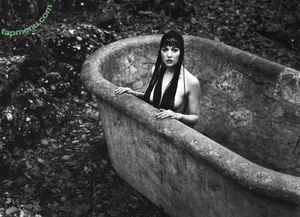 Monica Bellucci / aMonicaBellucci / bellucciginebra / monicabellucciofficiel nude photo #1641