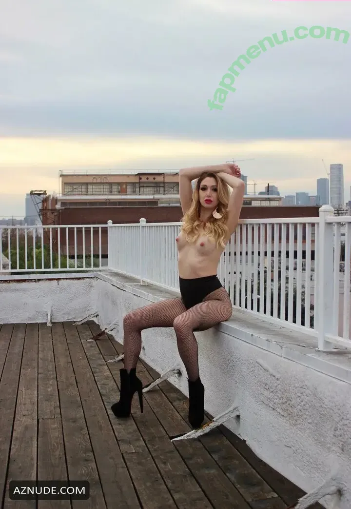 Monica May nude photo #0211 (MissMayBurlesque / _MissMonicaMay)
