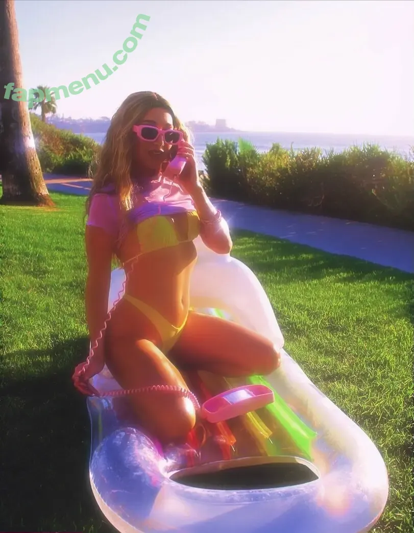 Monica May nude photo #0234 (MissMayBurlesque / _MissMonicaMay)