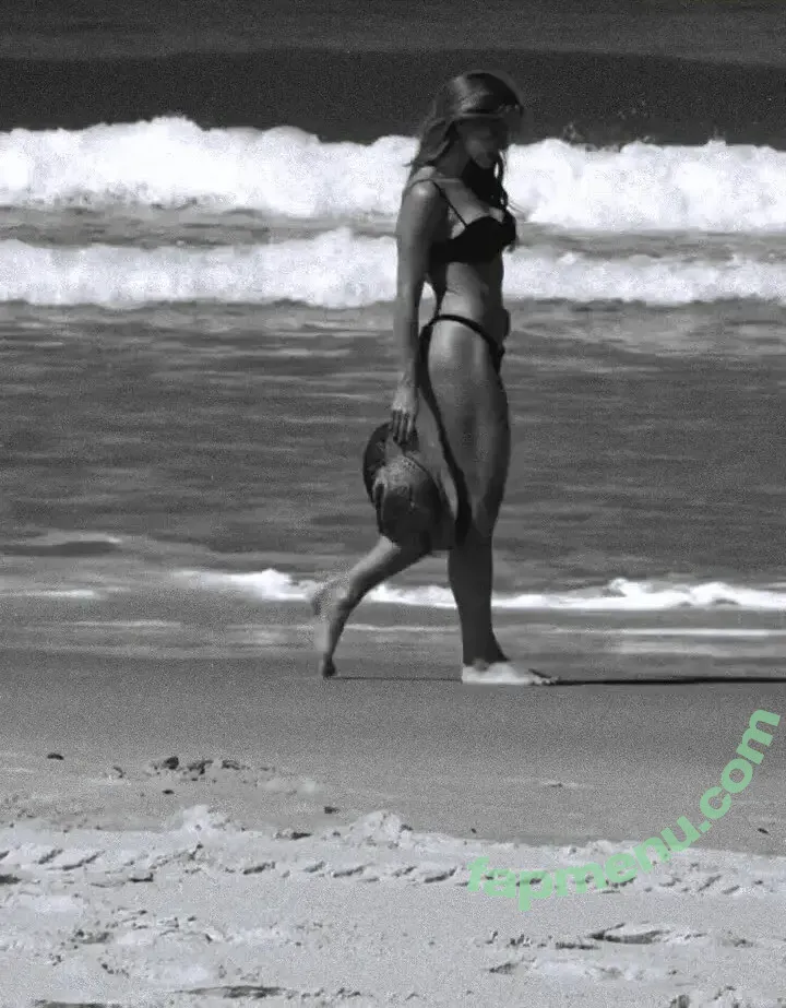 Monique Alfradique nude photo #0327 (moniquealfradique)