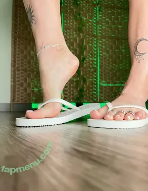 moodyfeet / moody_fxxt nude photo #0010