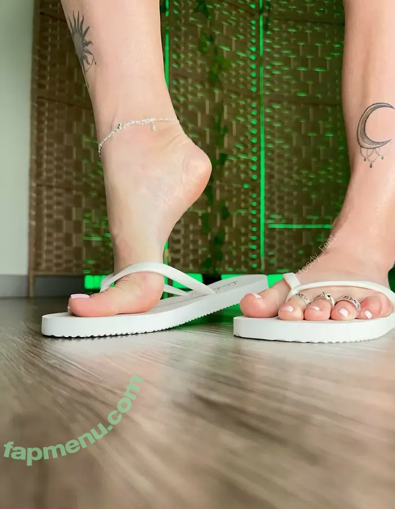 moodyfeet nude photo #0010 (moody_fxxt)