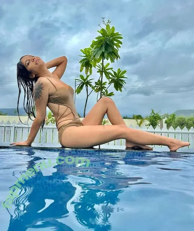 moodygirl696 nude photo #0011 (moodygirl696)