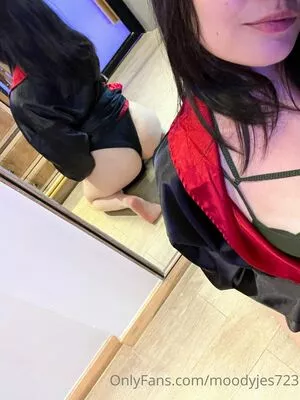 moodyjes723 / MoodyNekoJes nude photo #0043