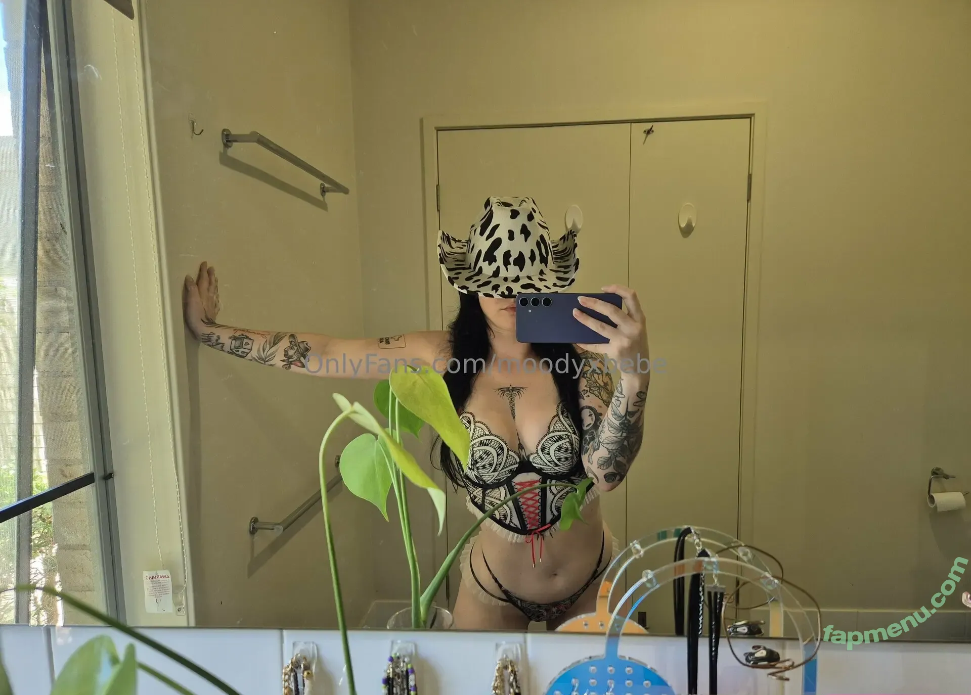 moodyxbebe nude photo #0010 (moodyxbebe)