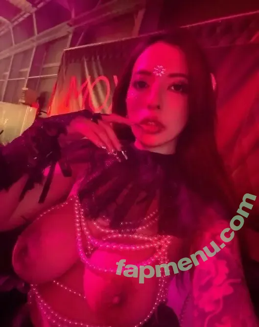 moomoo nude photo #0027 (moo_moo_momo_ / mooomoo)