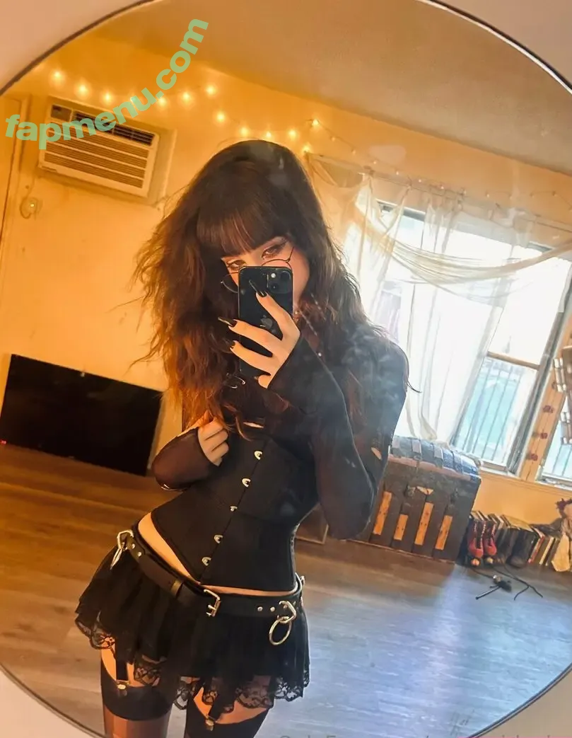 Moongirlevie nude photo #0007 (mp3__girl / yourownerevie)