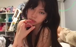 Moongrapess nude photo #0003
