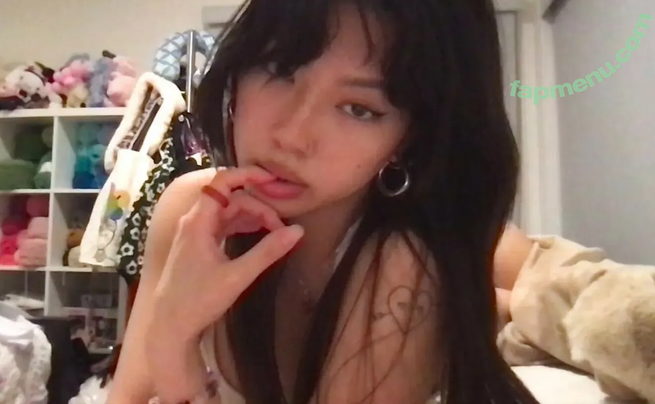 Moongrapess nude photo #0003 (Moongrapess)