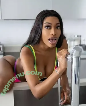 moorexxxclusive / anniemooremusic nude photo #0202