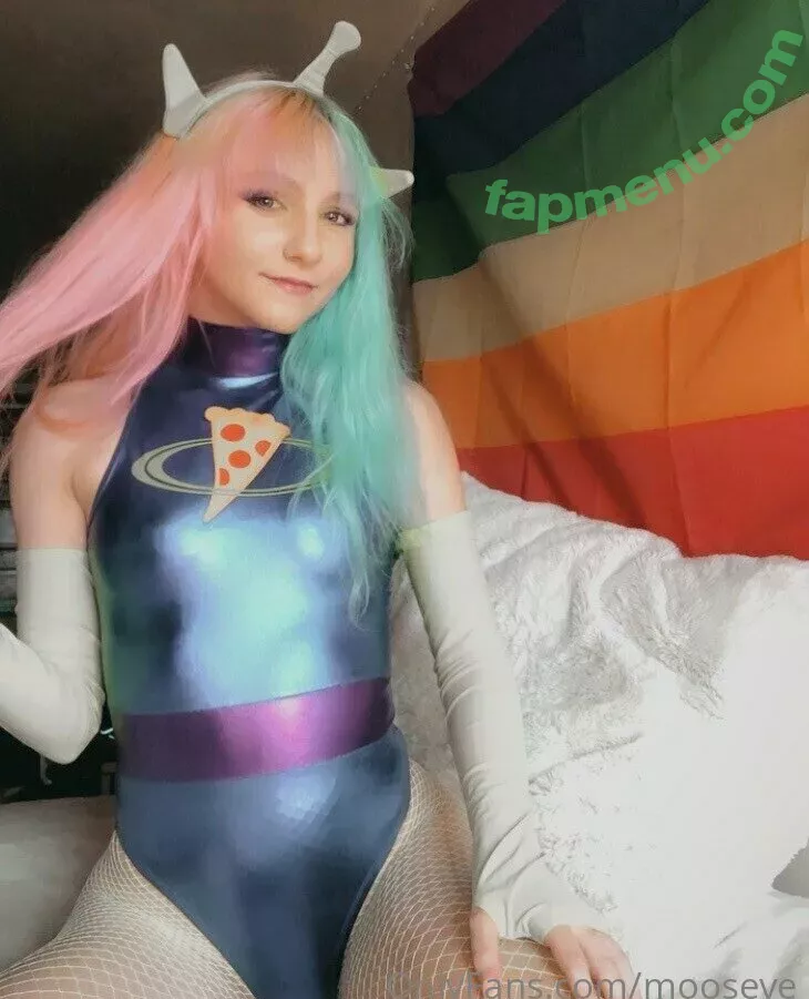 mooseve nude photo #0002 (moose.ve)