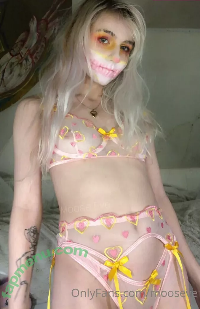 mooseve nude photo #0145 (moose.ve)