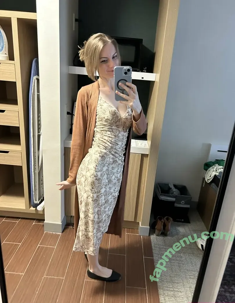 Mora Vtuber nude photo #0106 (mora_cosplays)