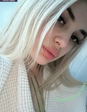  nude photo #0004