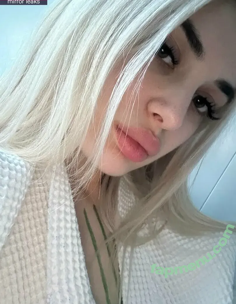 moranabattory nude photo #0004 (moranabattory)