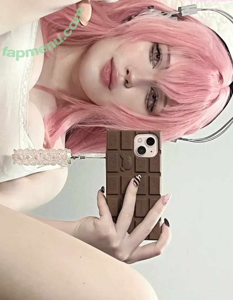 More812 nude photo #0049 (more812_812)