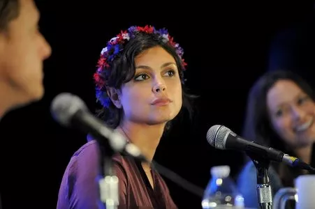 Morena Baccarin / morenabaccarin nude photo #0037