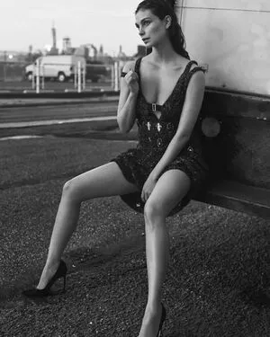 Morena Baccarin / morenabaccarin nude photo #0061