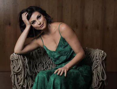 Morena Baccarin / morenabaccarin nude photo #0138