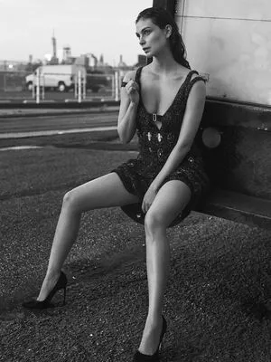 Morena Baccarin / morenabaccarin nude photo #0202