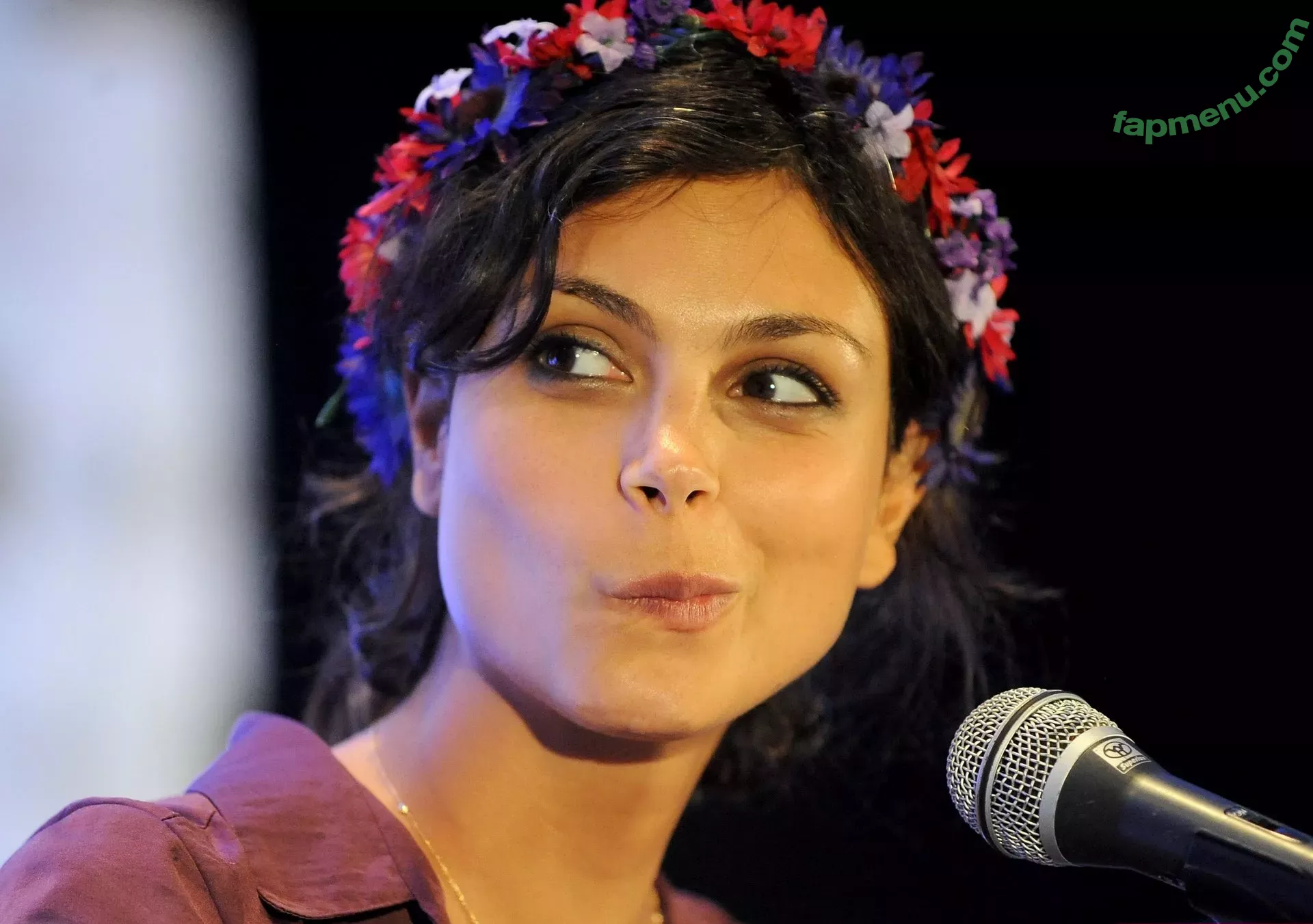 Morena Baccarin nude photo #0022 (morenabaccarin)