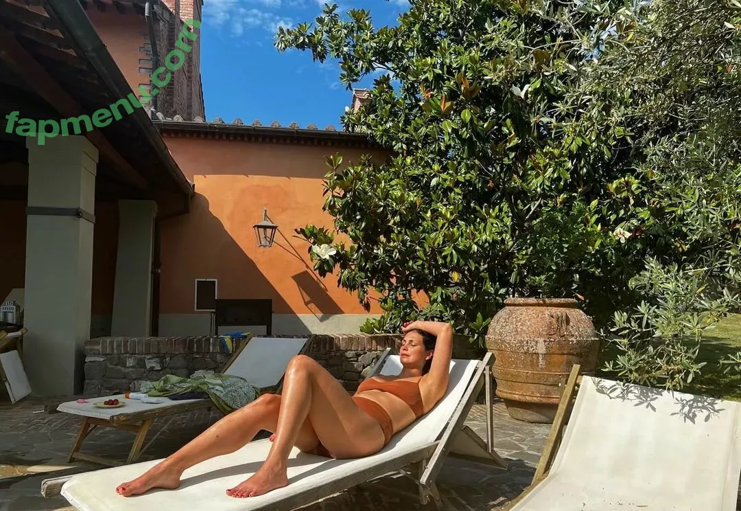 Morena Baccarin nude photo #0058 (morenabaccarin)