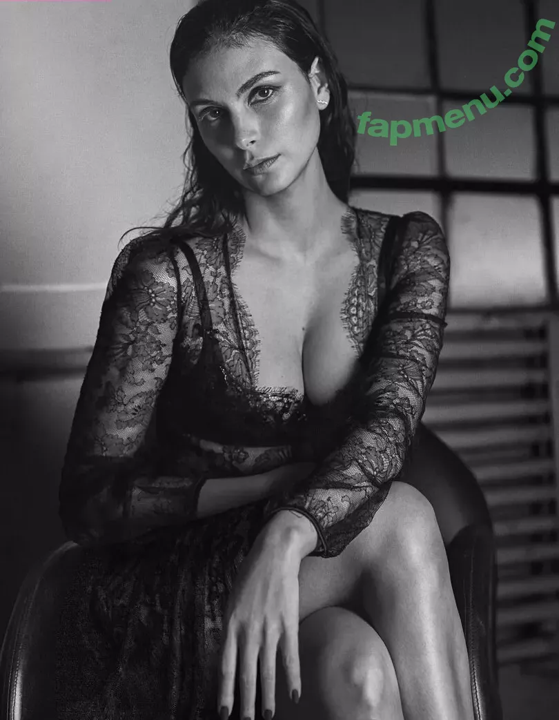 Morena Baccarin nude photo #0199 (morenabaccarin)