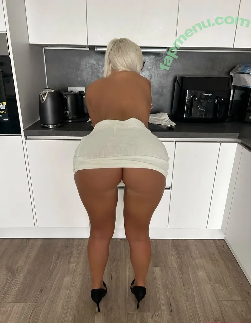 moreofnaomi nude photo #0057 (moreofnaomi)