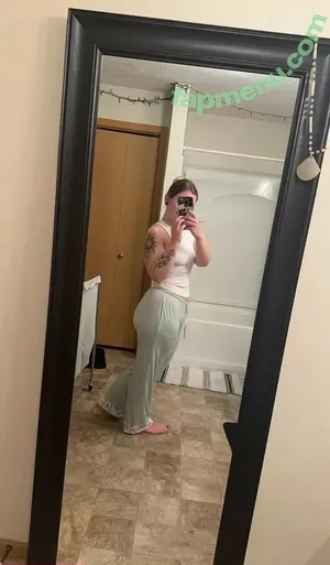 morgan_is_tired / morganhollymoore / smorgaroni nude photo #0002