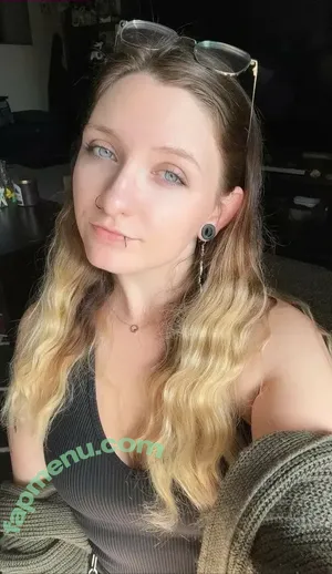 morgan_is_tired / morganhollymoore / smorgaroni nude photo #0005