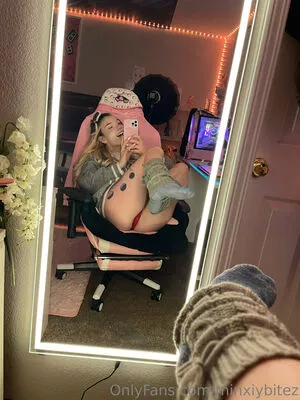 morganxlabs / MewLabbs / Minxymae / littlebyte nude photo #0168