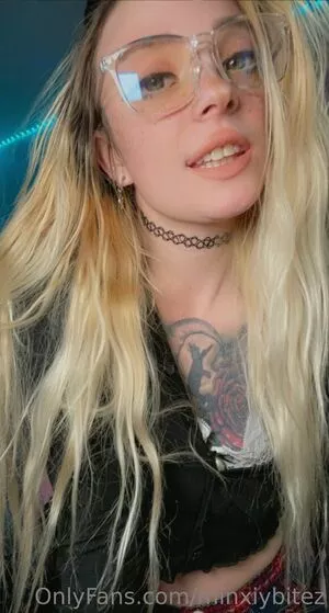 morganxlabs / MewLabbs / Minxymae / littlebyte nude photo #0319