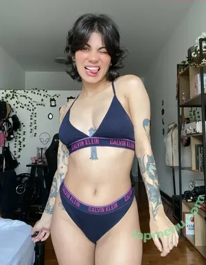  nude photo #0004