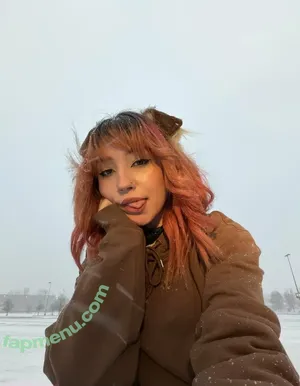 moronic_mouse / api2 nude photo #0048