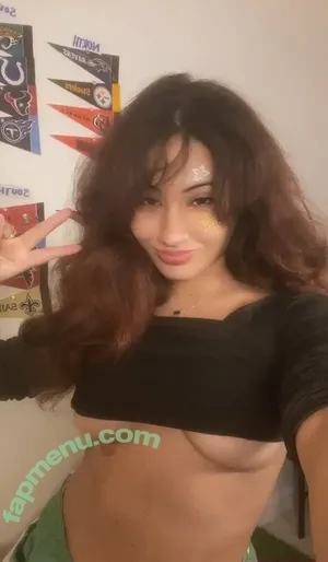 Mostrandomthanrandom / Emibel Hernandez / violet_m_ramos.fan nude photo #0123