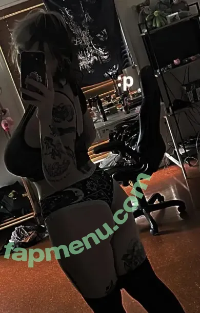 Mothshroom nude photo #0003 (Mothbbyx / mothshroom_ / mothshroomm)