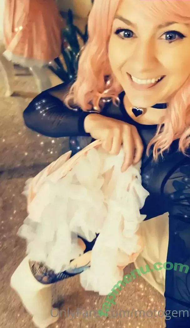 motogem nude photo #0017 (mollysmyles)