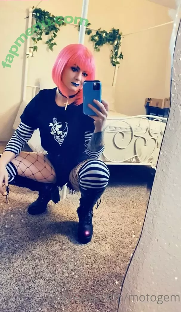 motogem nude photo #0099 (mollysmyles)