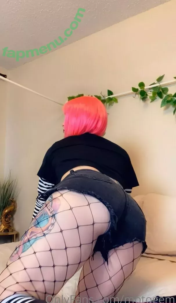 motogem nude photo #0101 (mollysmyles)