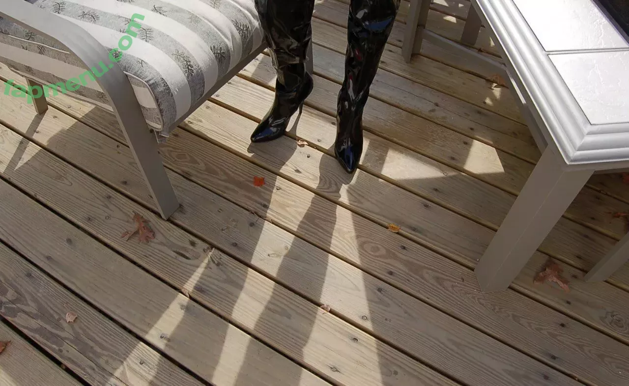 motogurl nude photo #6934 (Alyse / tammyrr)