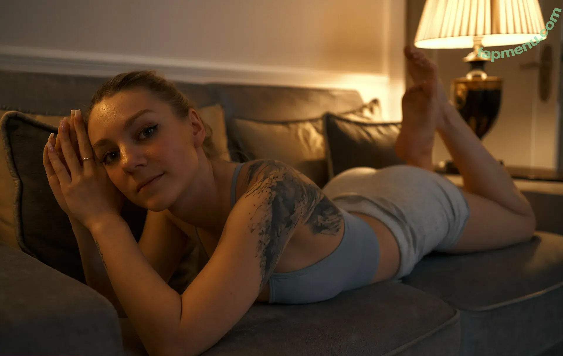 Motorradmia nude photo #0038 (motorrad.mia)