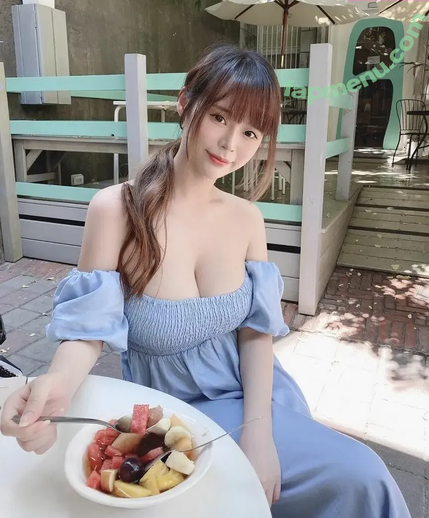 Mov19960908 nude photo #0048 (la_sirena90 / summer850908)