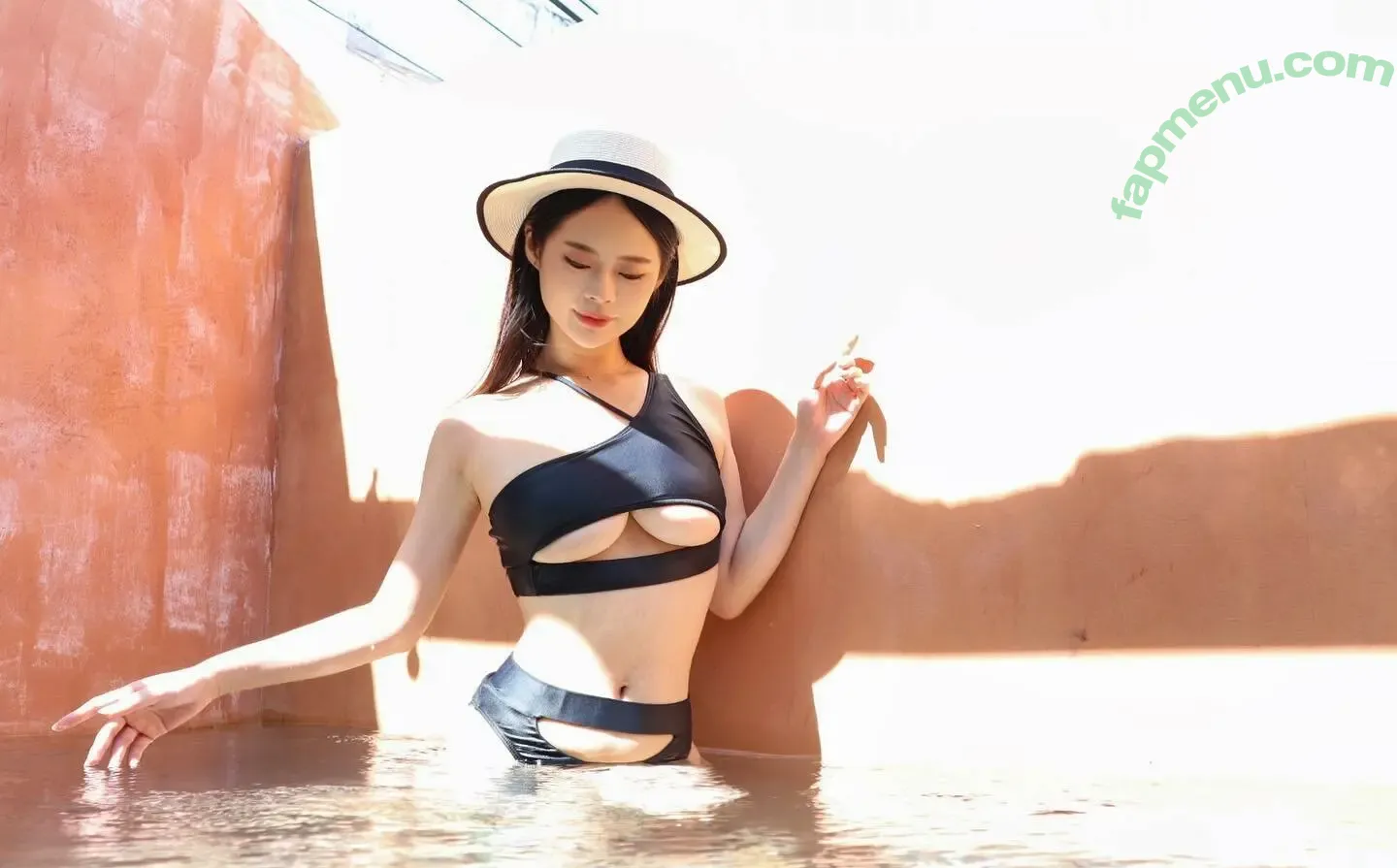 Mov19960908 nude photo #0097 (la_sirena90 / summer850908)