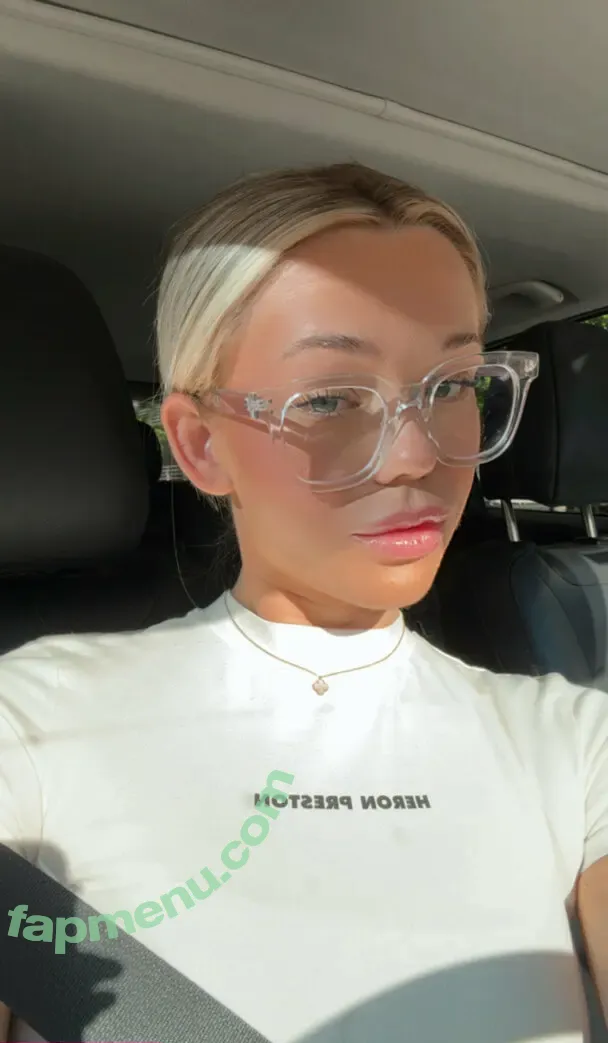 movewithmeredith nude photo #0001 (movewithmeredith)